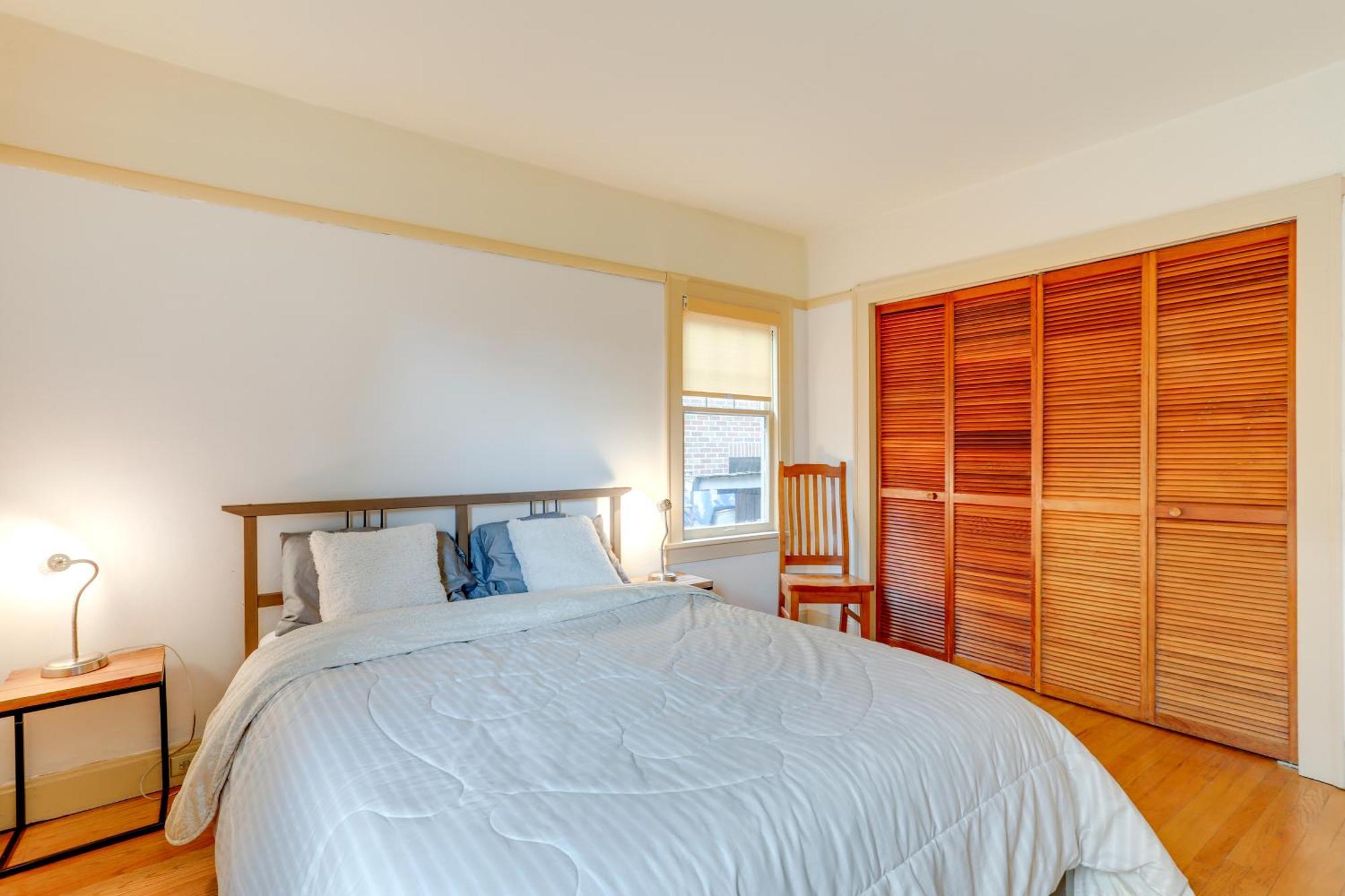 Apartment Charming Tudor-style Near Lake! Seattle
